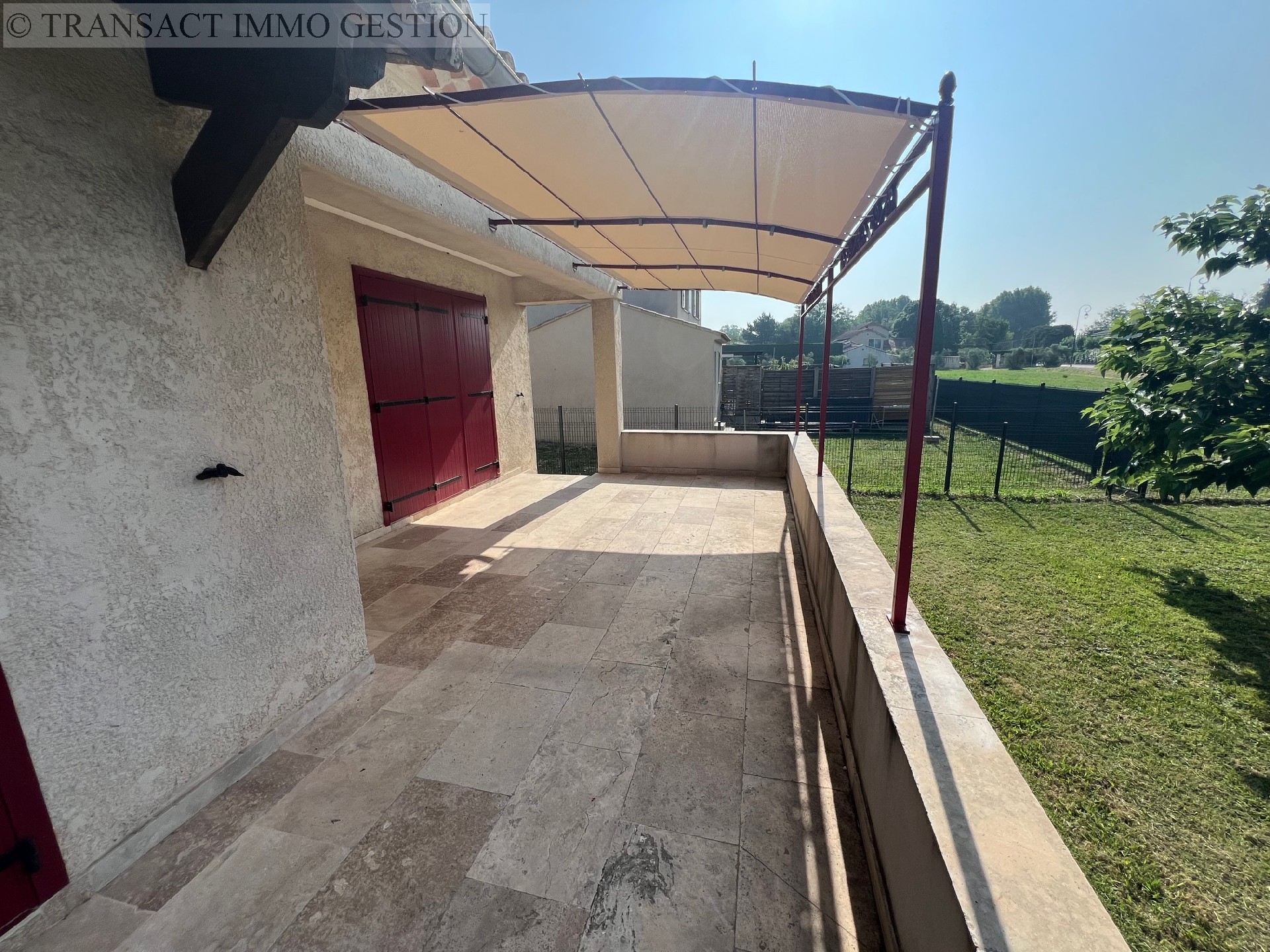 Location , EYGUIERES, 110 m², 5 pièces