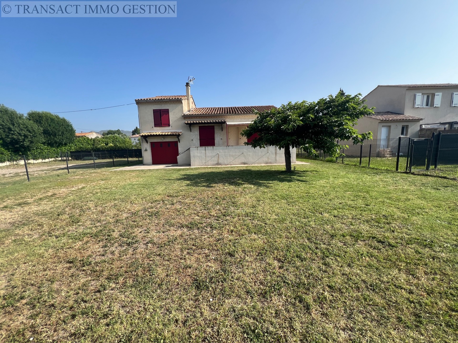 Location , EYGUIERES, 110 m², 5 pièces