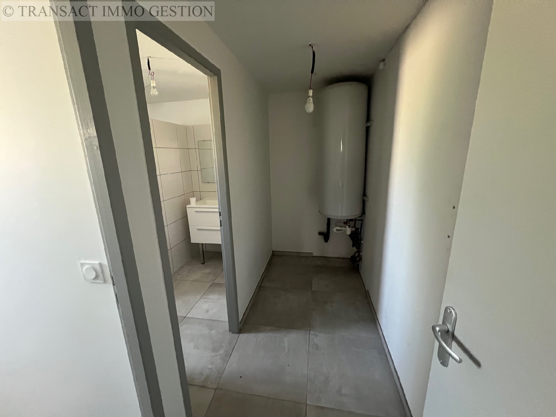Location , EYGUIERES, 110 m², 5 pièces