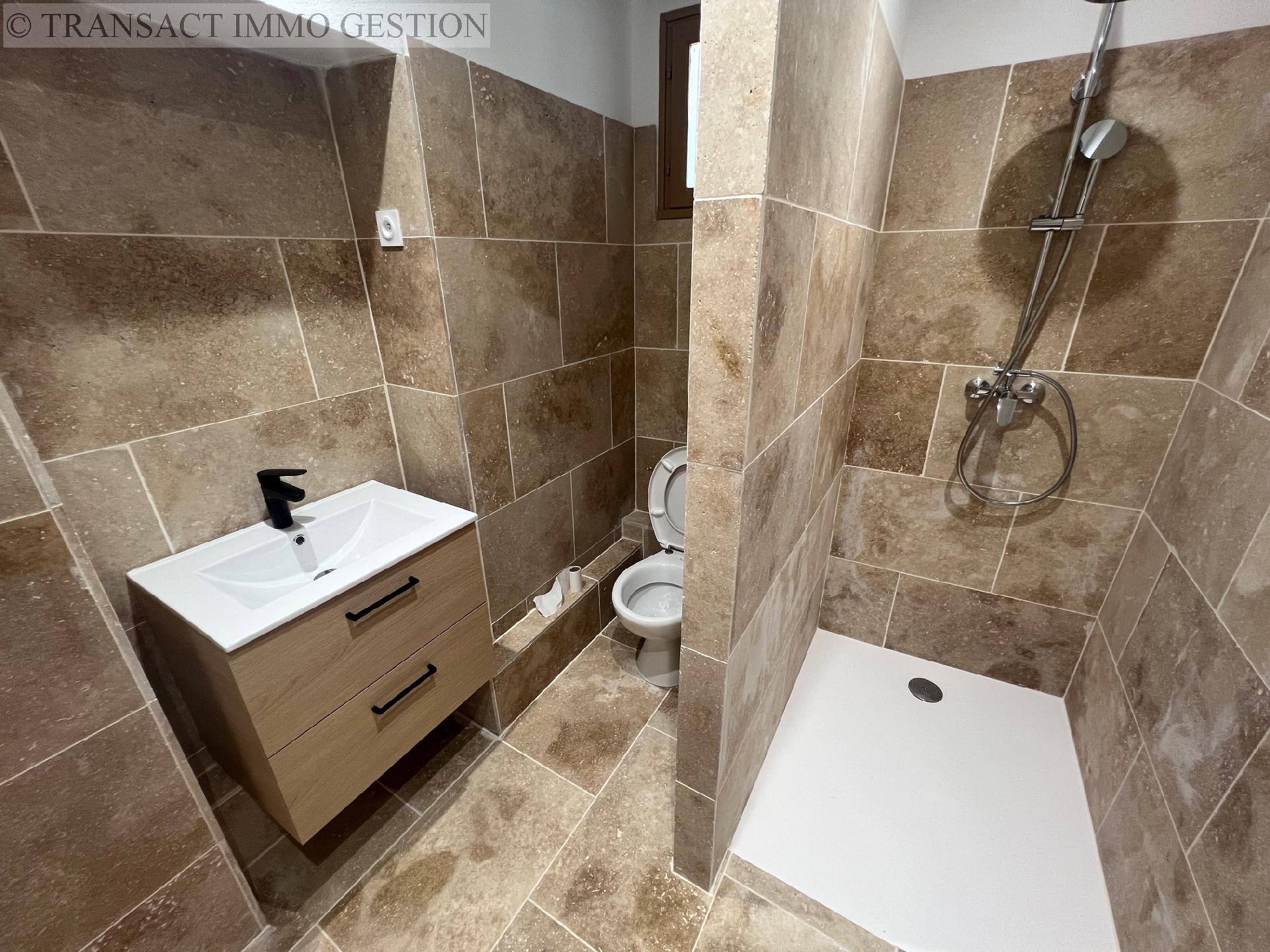 Location , EYGUIERES, 91 m², 4 pièces