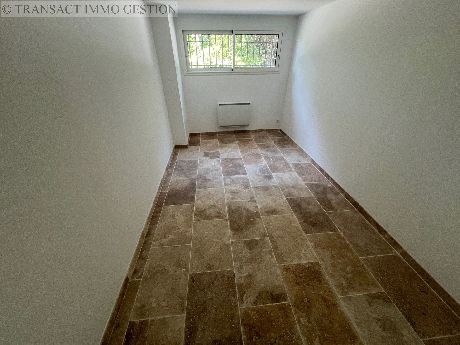 Location , EYGUIERES, 91 m², 4 pièces