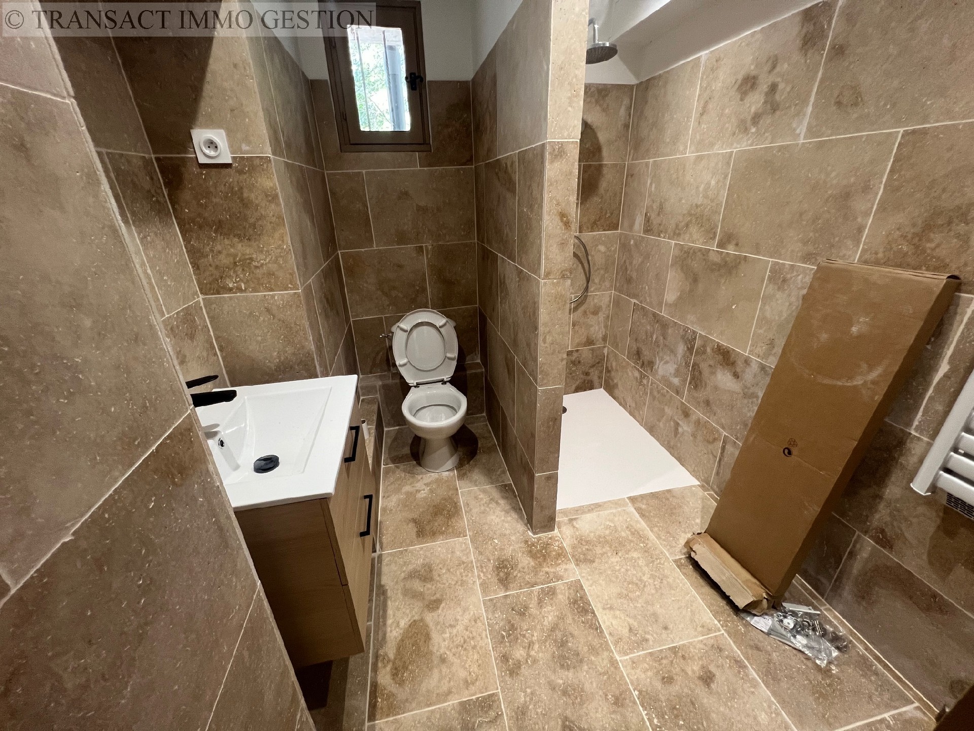 Location , EYGUIERES, 91 m², 4 pièces