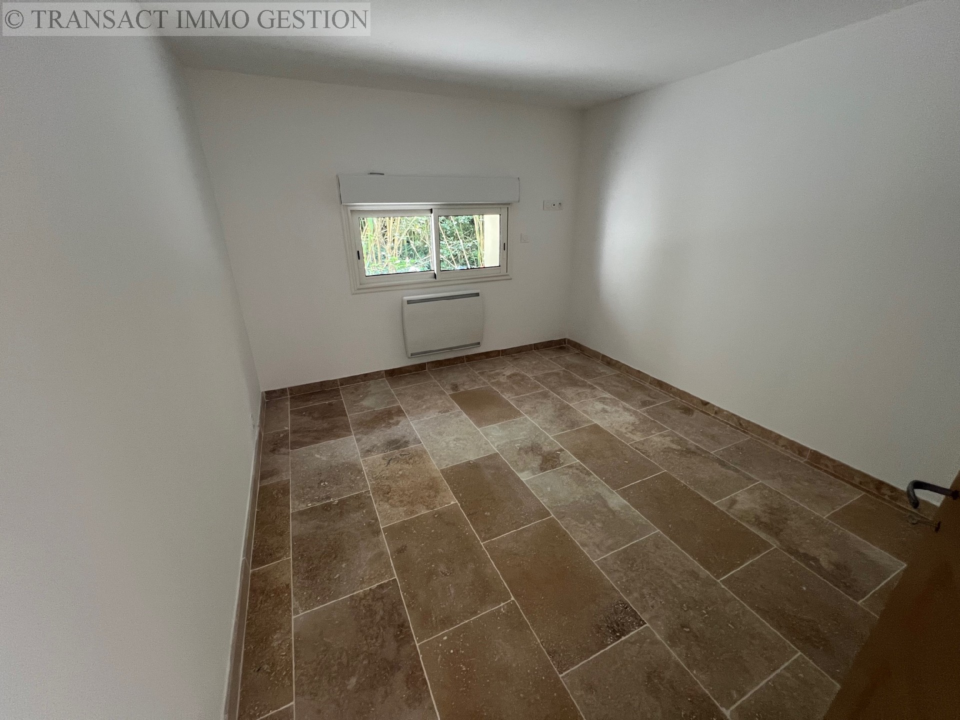 Location , EYGUIERES, 91 m², 4 pièces