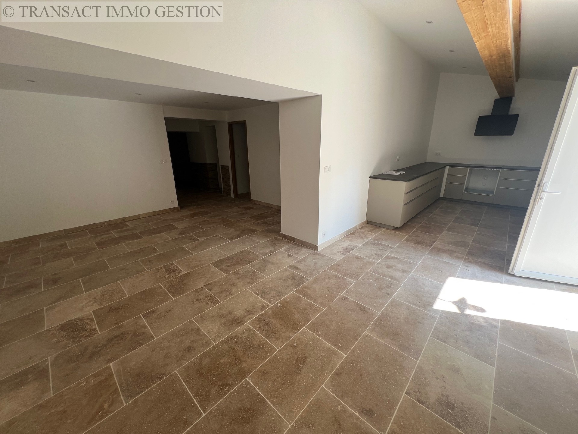 Location , EYGUIERES, 91 m², 4 pièces