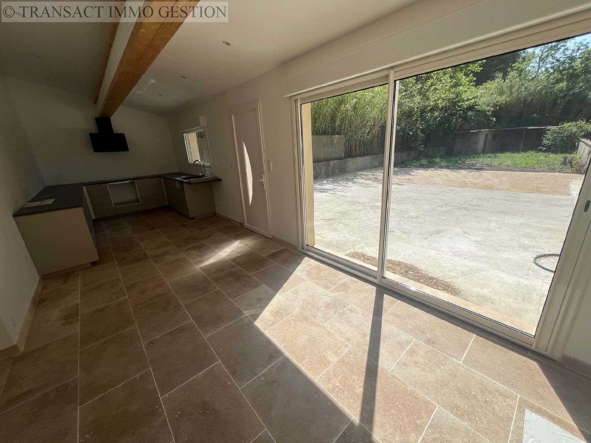 Location , EYGUIERES, 91 m², 4 pièces