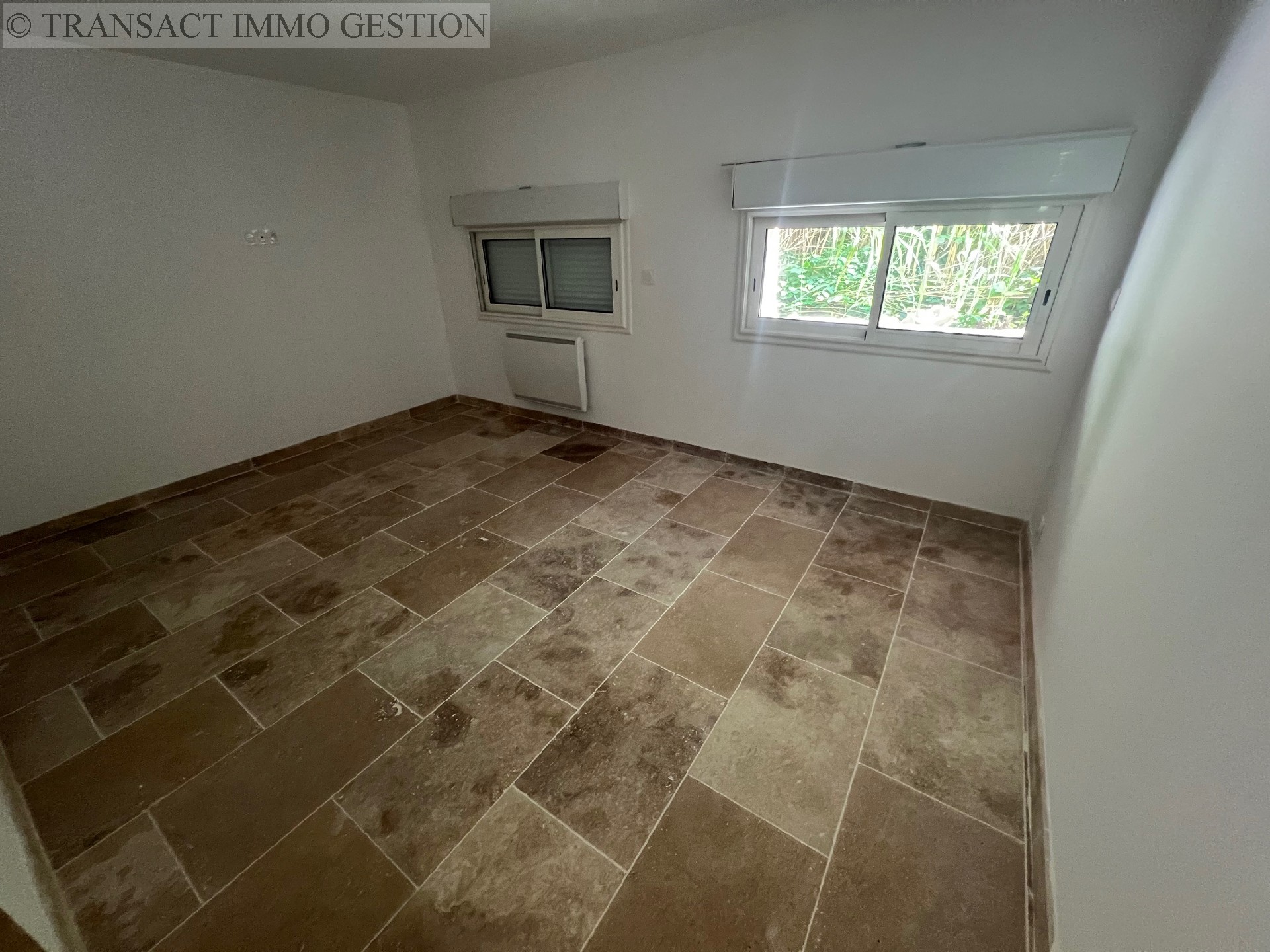 Location , EYGUIERES, 91 m², 4 pièces