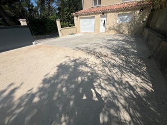 Location  EYGUIERES maison  villa 4 pieces, 91m2 habitables, a EYGUIERES